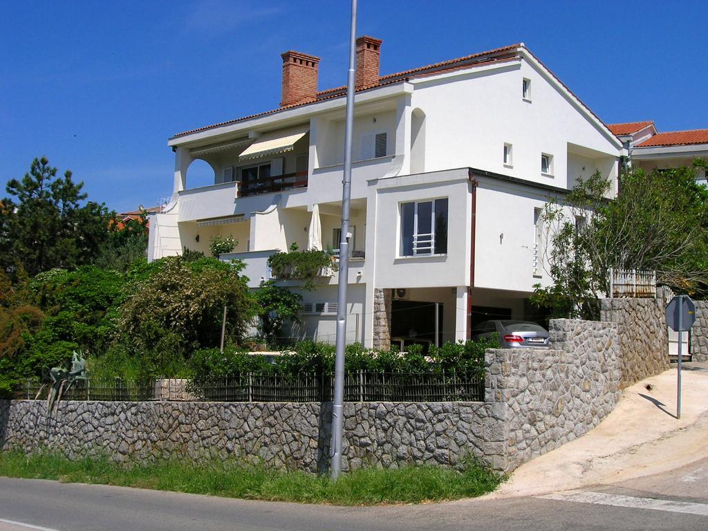 Apartman Kucer Krk Town Exterior foto